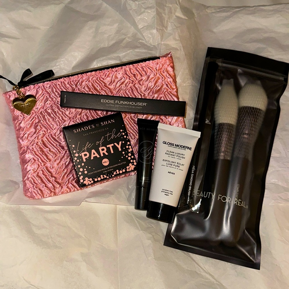 NIB Makeup Beauty Bundle 🎀